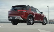 Nissan Lempar Mobil Pathfinder dari Pabrik ke Pasar Otomotif, Pesaing Pajero Sport dan Fortuner!